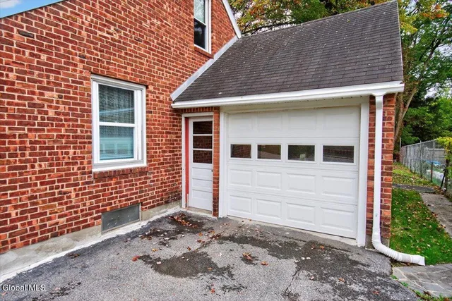 $279,900 | 1880 Broad Street, Schenectady, NY 12306