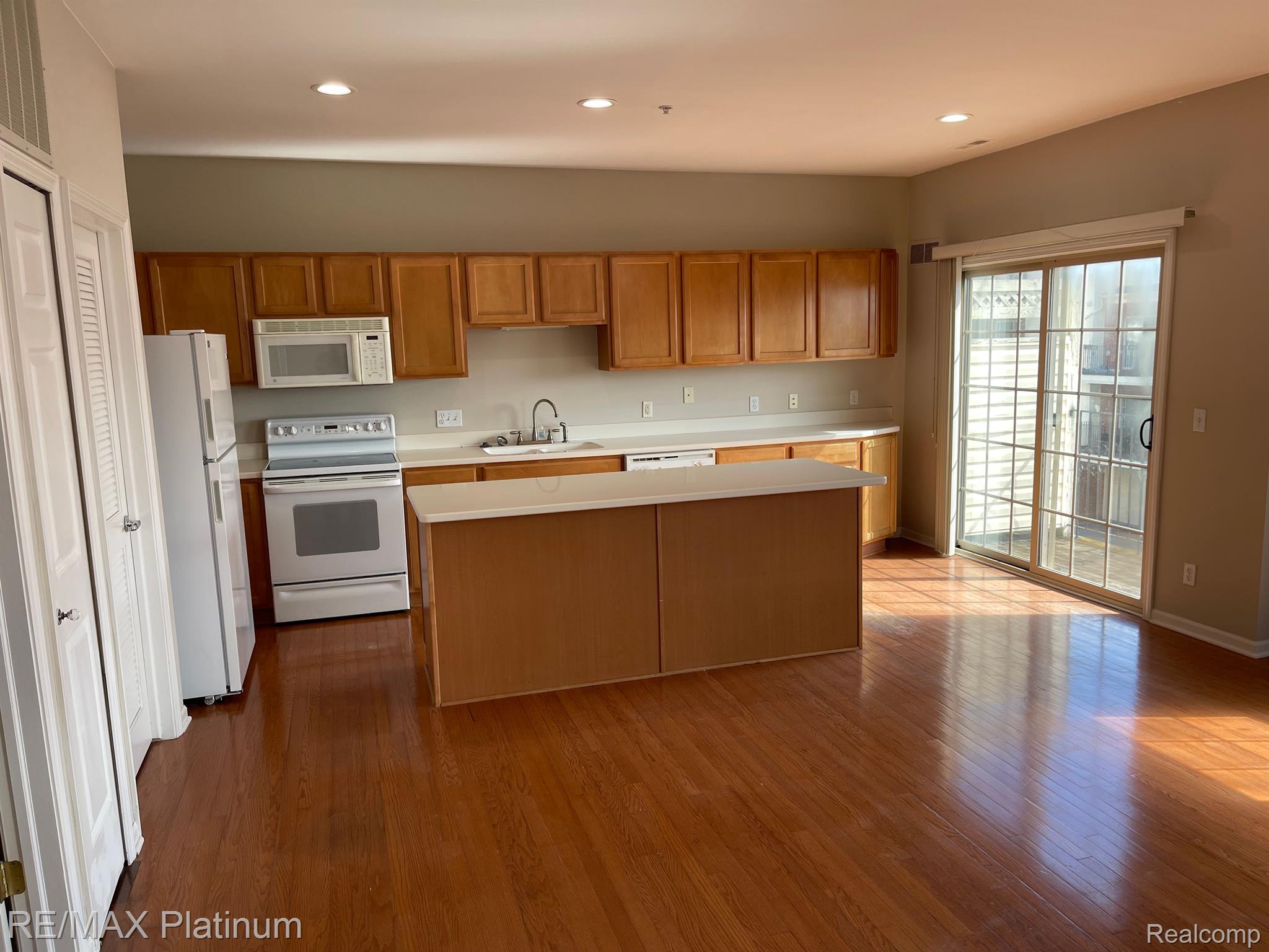 1375 Raliegh Place Troy, MI 48084 - Photo 6 of 18