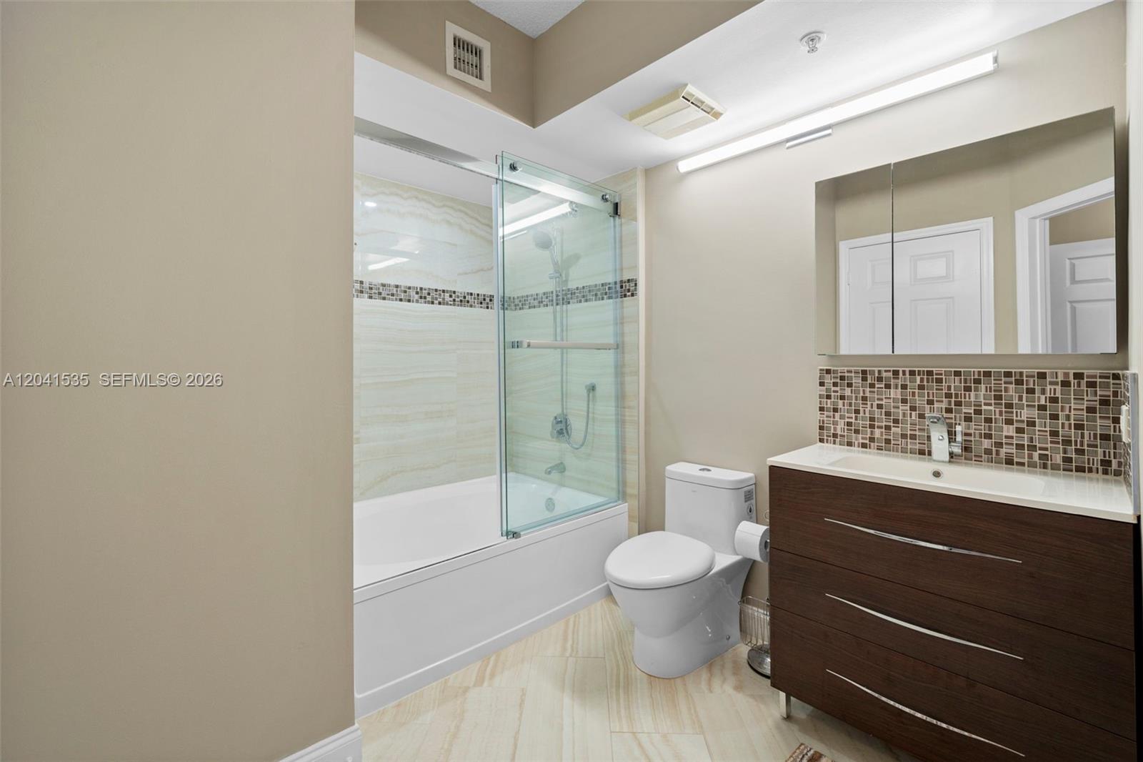 17150 North Bay Road, Unit 2913 Sunny Isles Beach, FL 33160 - Photo 8 of 24