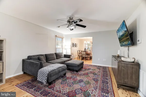 $3,600 | 22 Newland Court, Sterling, VA 20165