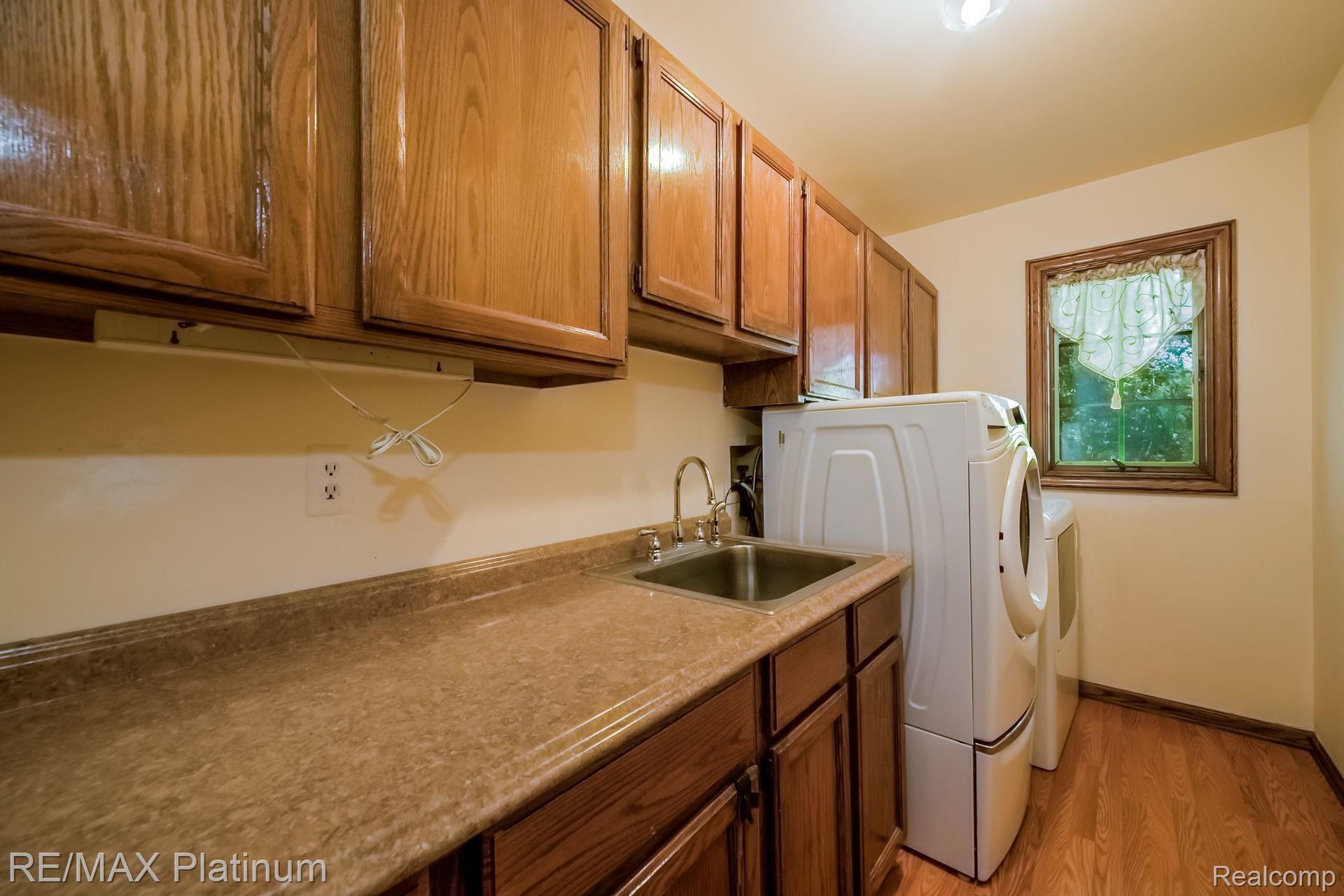 9262 Townley Road Fenton, MI 48430 - Photo 30 of 65 029-photo-laundry-room-8522354.jpg
