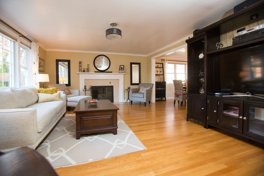 21 Maurice Road Wellesley, MA 02482 - Photo 3 of 13