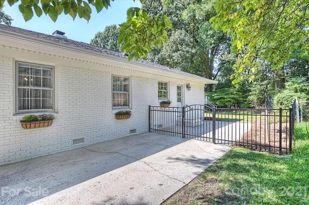 3623 Round Oak Road Charlotte, NC 28210 - Photo 32 of 34 Gallery Image 32