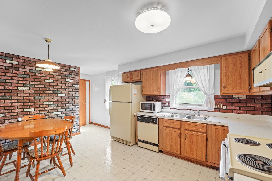 1124 Frost Road Endicott, NY 13760 - Photo 17 of 34 Gallery Image 17