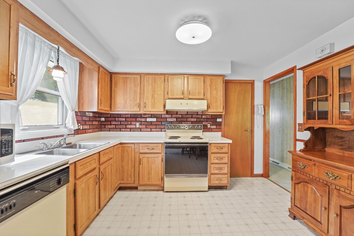 1124 Frost Road Endicott, NY 13760 - Photo 18 of 34 Gallery Image 18