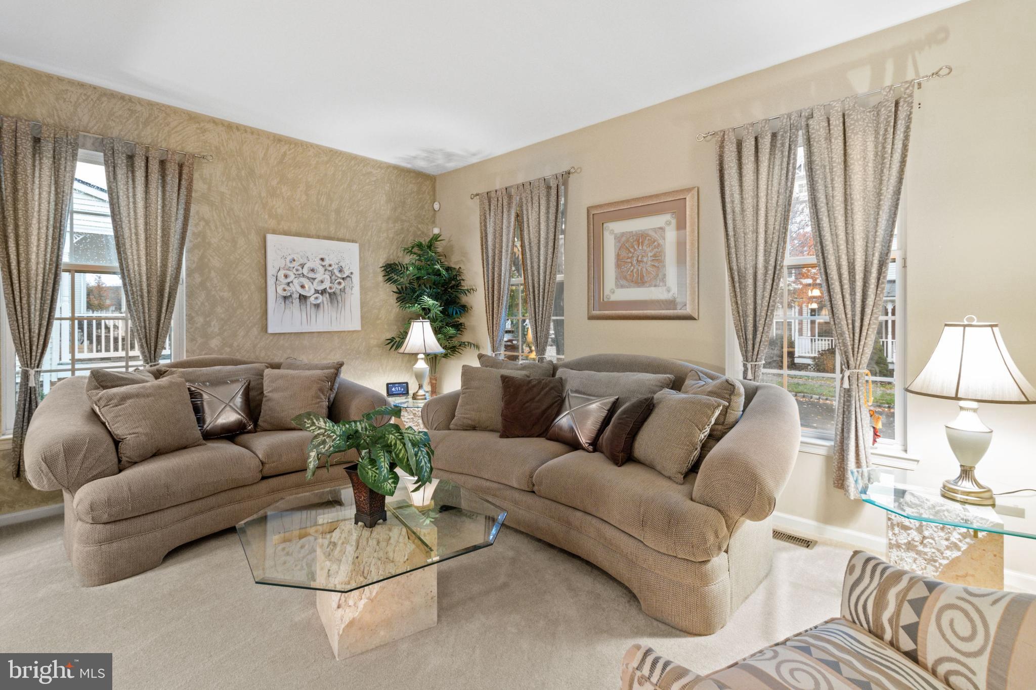 49 Valentine Road Warminster, PA 18974 - Photo 16 of 44 Living Room