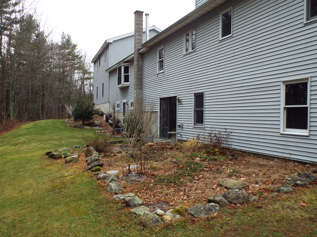 376 Hubbardston Road Barre, MA 01005 - Photo 5 of 21