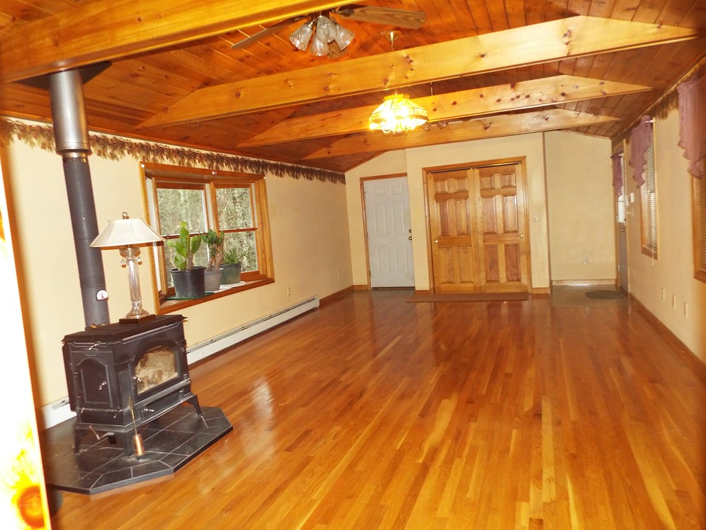 376 Hubbardston Road Barre, MA 01005 - Photo 10 of 21