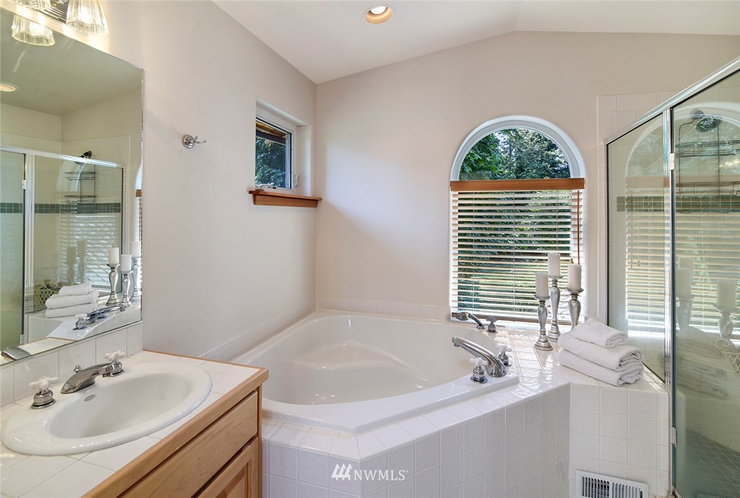 33266 Eglon Road Northeast Kingston, WA 98346 - Photo 14 of 25 Gallery Image 14