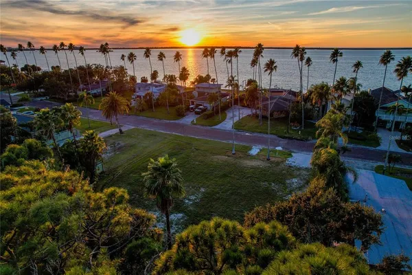 $587,000 | 1645 Santa Barbara Drive, Dunedin, FL 34698