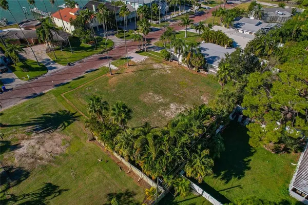 $587,000 | 1645 Santa Barbara Drive, Dunedin, FL 34698