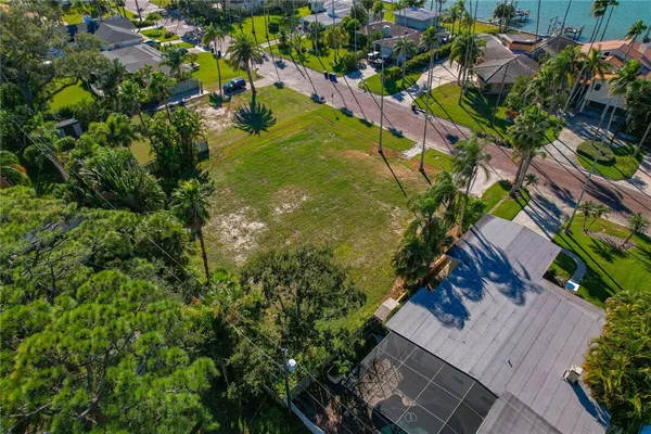 $587,000 | 1645 Santa Barbara Drive, Dunedin, FL 34698
