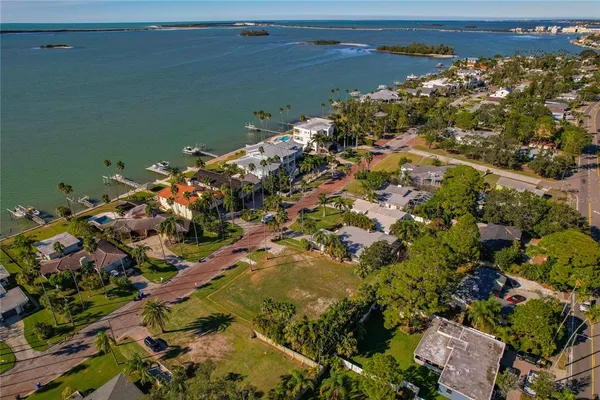 $587,000 | 1645 Santa Barbara Drive, Dunedin, FL 34698