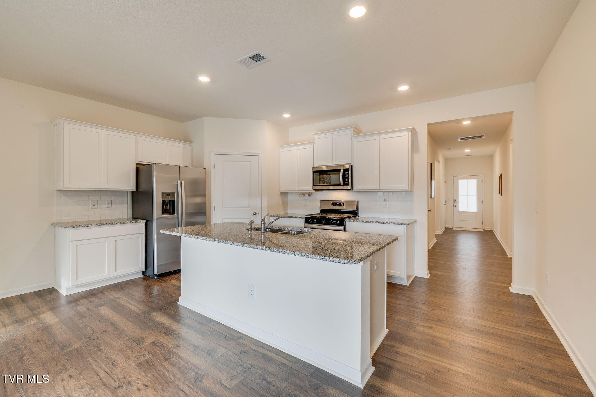 1109 Ridge Parke Kingsport, TN 37663 - Photo 6 of 24 006