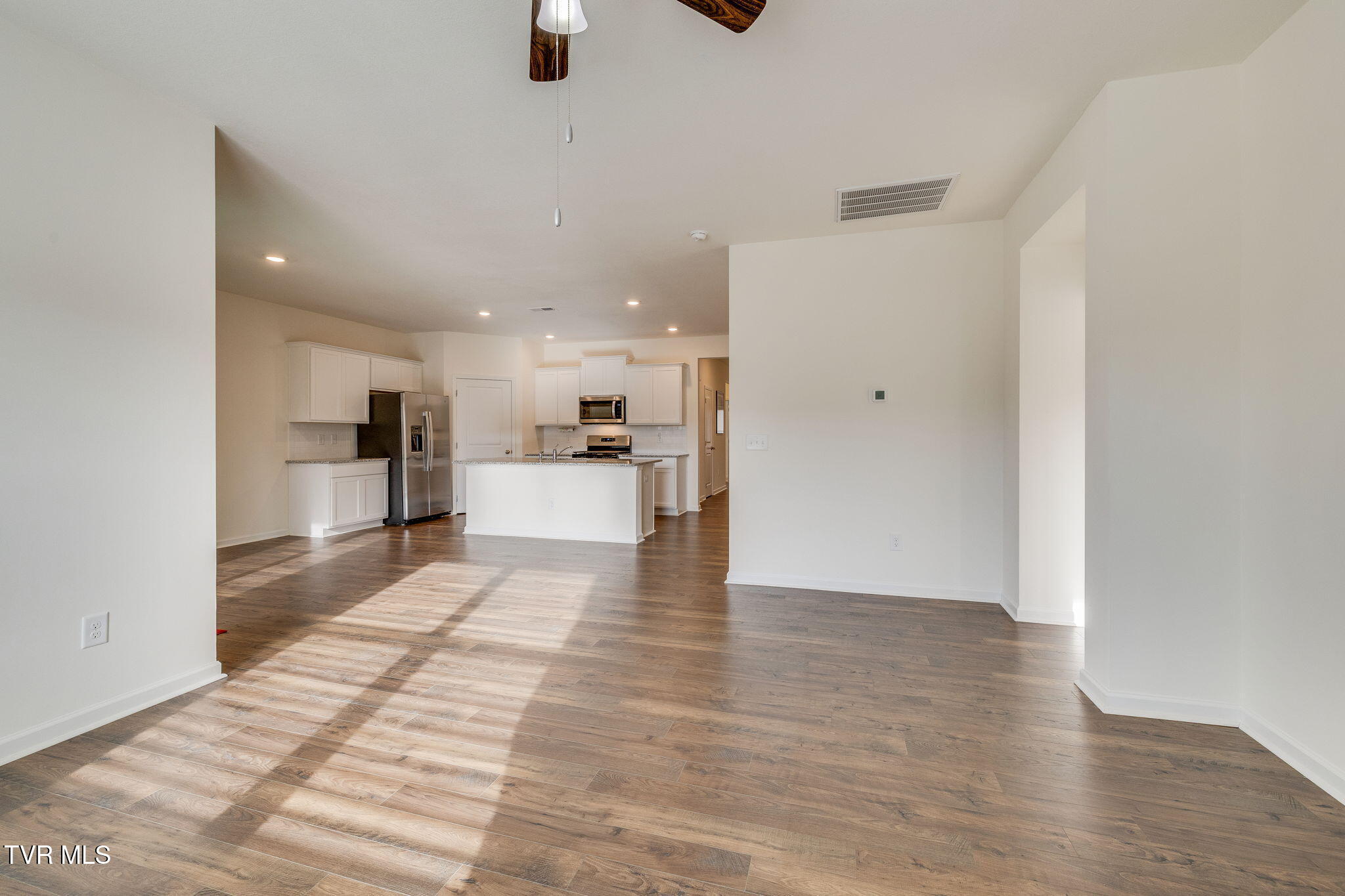 1109 Ridge Parke Kingsport, TN 37663 - Photo 10 of 24 010