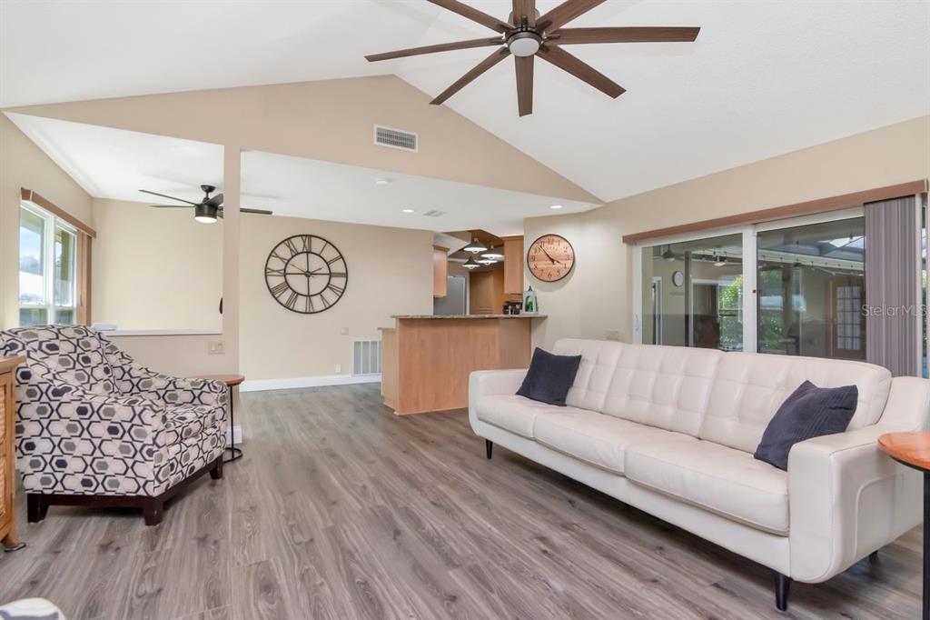 3910 Turkey Oak Drive Valrico, FL 33596 - Photo 19 of 63