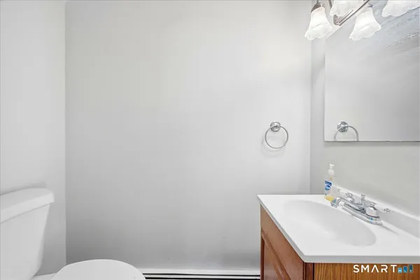 $160,000 | 107 Woodland Drive, Unit B, Montville, CT 06382