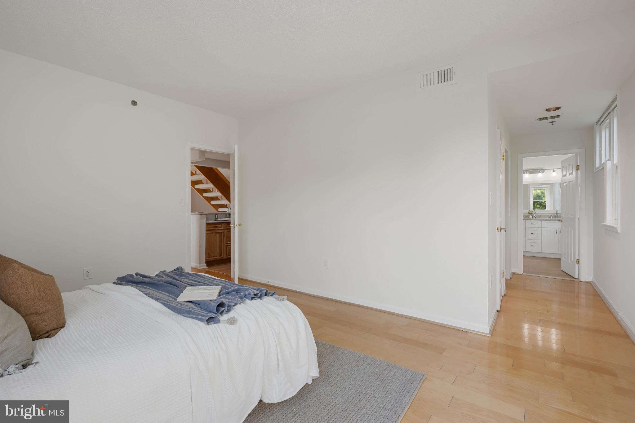 930 Astern Way, Unit 609 Annapolis, MD 21401 - Photo 26 of 47 Primary Bedroom