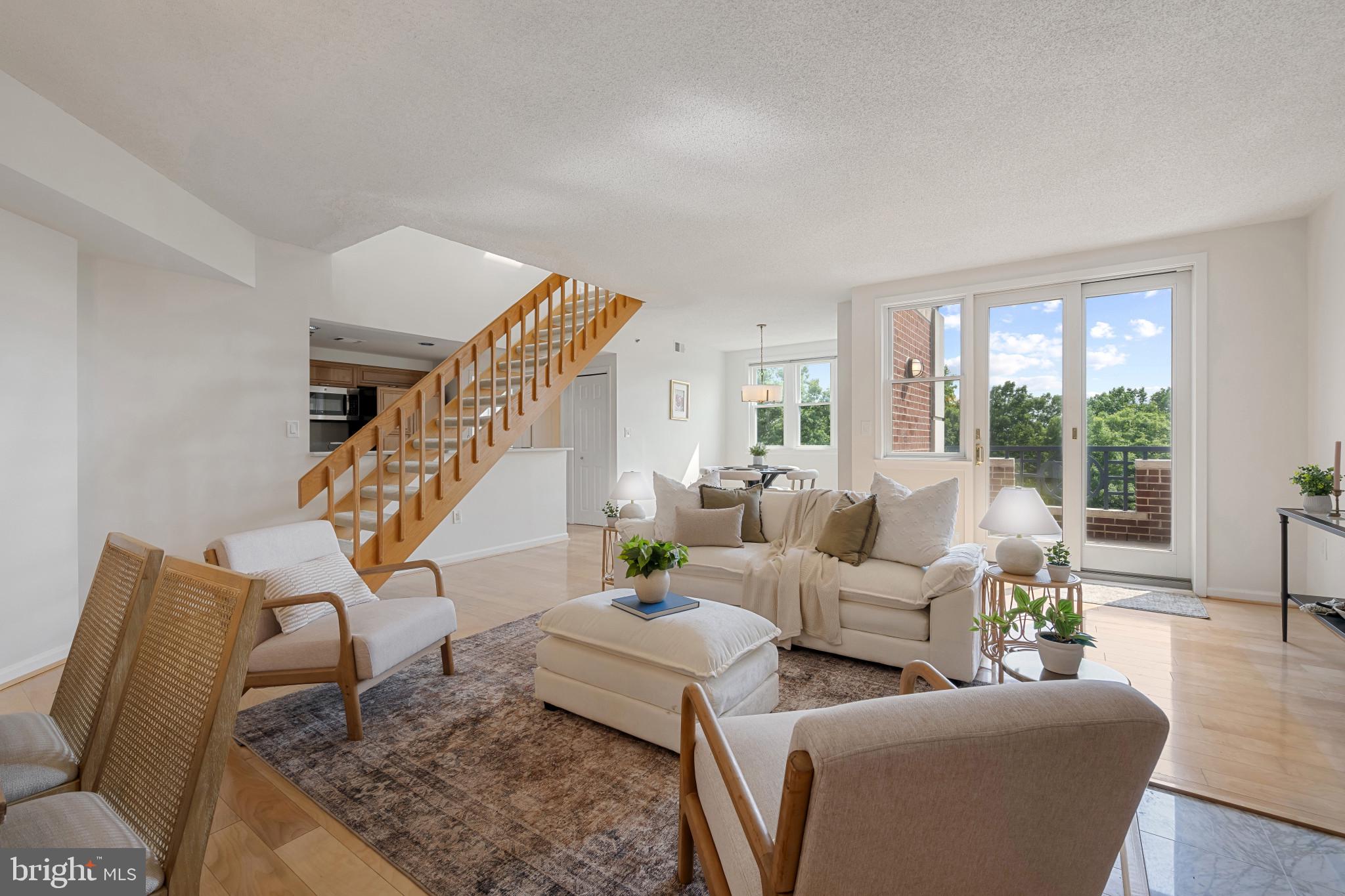 930 Astern Way, Unit 609 Annapolis, MD 21401 - Photo 7 of 47 Living Room