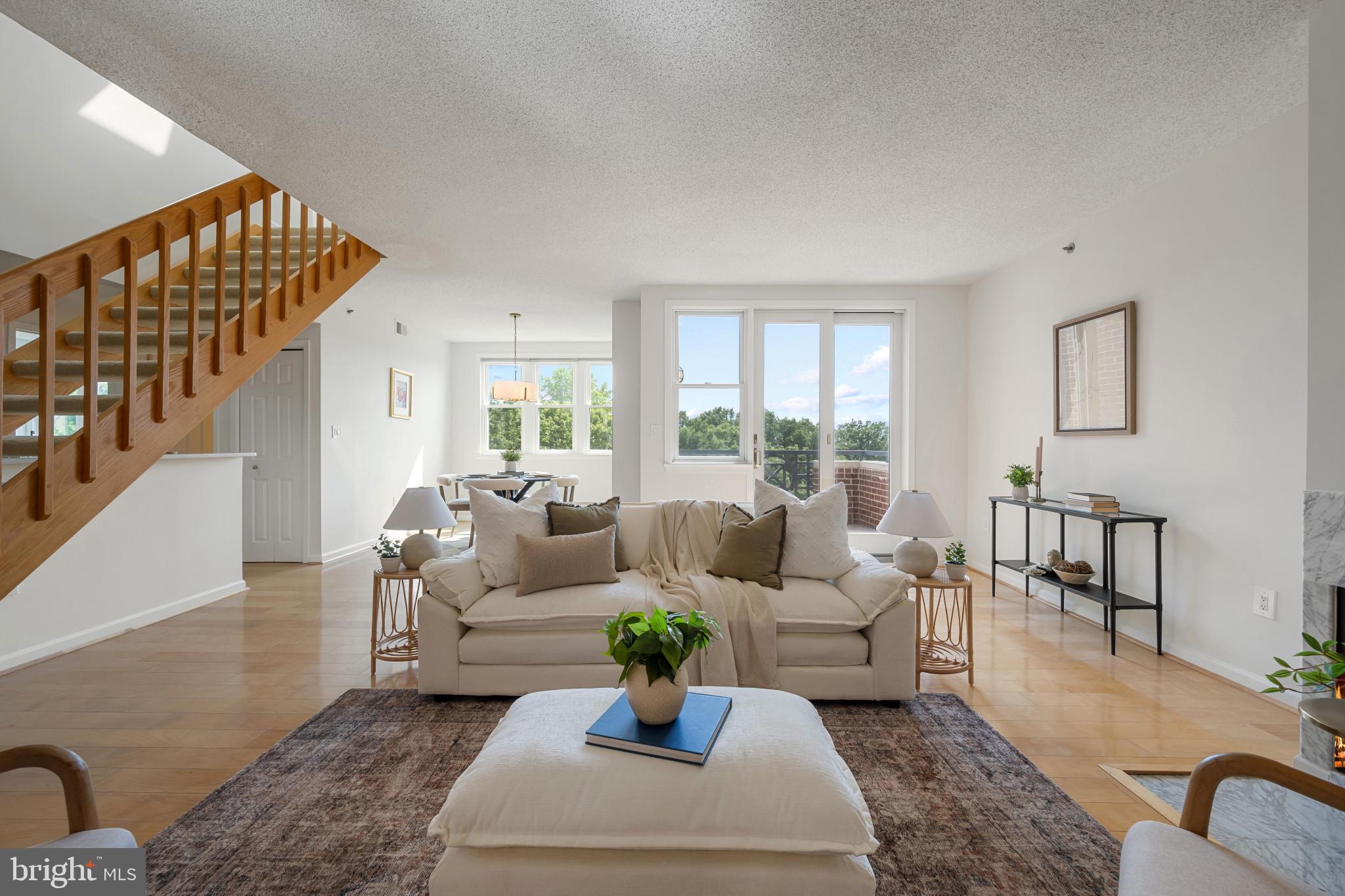 930 Astern Way, Unit 609 Annapolis, MD 21401 - Photo 8 of 47 Living Room
