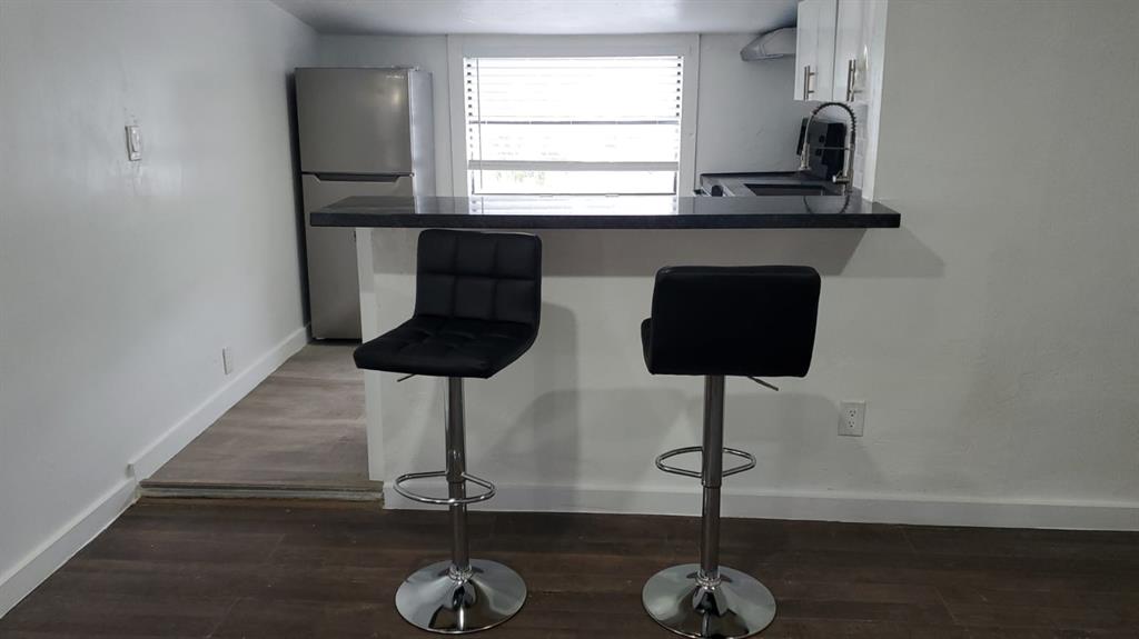 1947 Madison Street, Unit 1 Hollywood, FL 33020 - Photo 3 of 18 Kitchen Bar