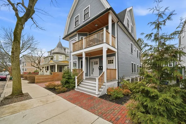 $1,595,000 | 82 Willow Avenue, Unit 1, Somerville, MA 02144