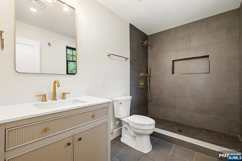 220 Orchard Place Ridgewood, NJ 07450 - Photo 31 of 41 Gallery Image 31