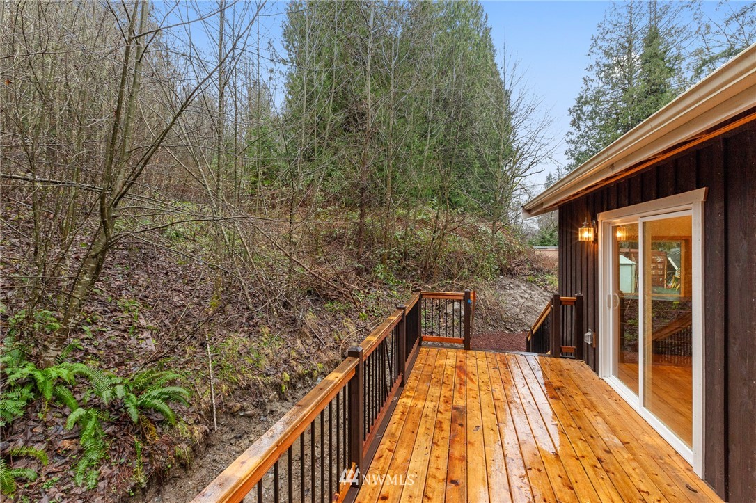 18645 Renton-Maple Valley Road Maple Valley, WA 98038 - Photo 17 of 30 a view of balcony and patio