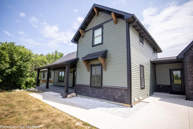 $1,185,000 | 17090 Kenowa Avenue, Kent City, MI 49330