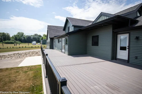 $1,185,000 | 17090 Kenowa Avenue, Kent City, MI 49330