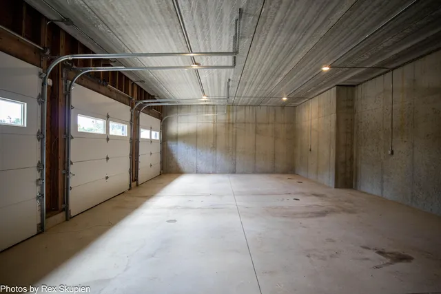 $1,185,000 | 17090 Kenowa Avenue, Kent City, MI 49330