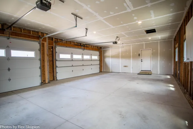 $1,185,000 | 17090 Kenowa Avenue, Kent City, MI 49330