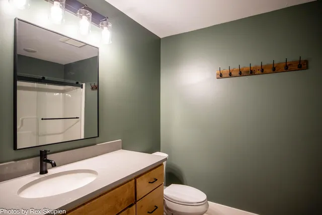 $1,185,000 | 17090 Kenowa Avenue, Kent City, MI 49330