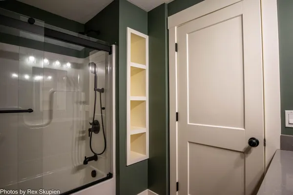 $1,185,000 | 17090 Kenowa Avenue, Kent City, MI 49330
