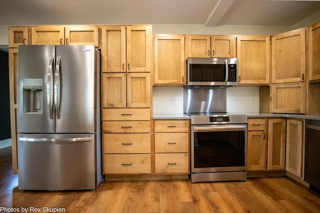 $1,185,000 | 17090 Kenowa Avenue, Kent City, MI 49330