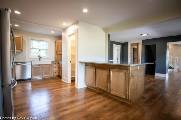 $1,185,000 | 17090 Kenowa Avenue, Kent City, MI 49330