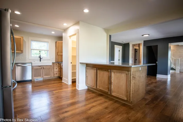 $1,185,000 | 17090 Kenowa Avenue, Kent City, MI 49330