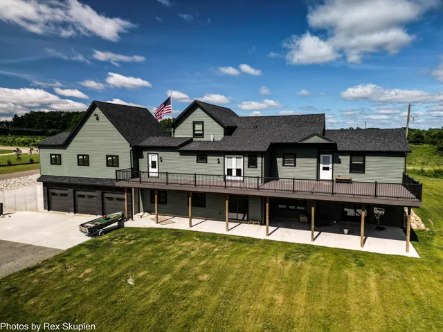 $1,185,000 | 17090 Kenowa Avenue, Kent City, MI 49330