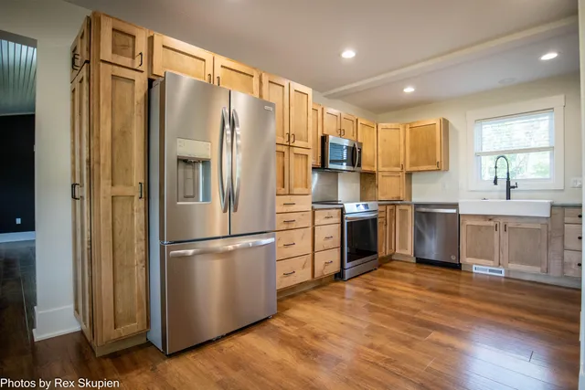 $1,185,000 | 17090 Kenowa Avenue, Kent City, MI 49330