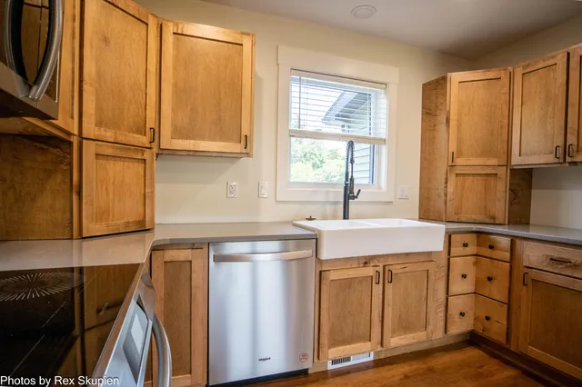 $1,185,000 | 17090 Kenowa Avenue, Kent City, MI 49330