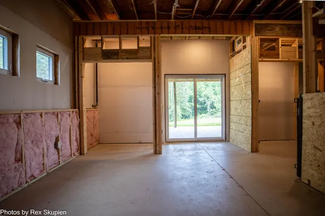 $1,185,000 | 17090 Kenowa Avenue, Kent City, MI 49330