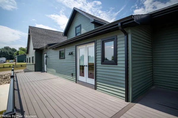 $1,185,000 | 17090 Kenowa Avenue, Kent City, MI 49330