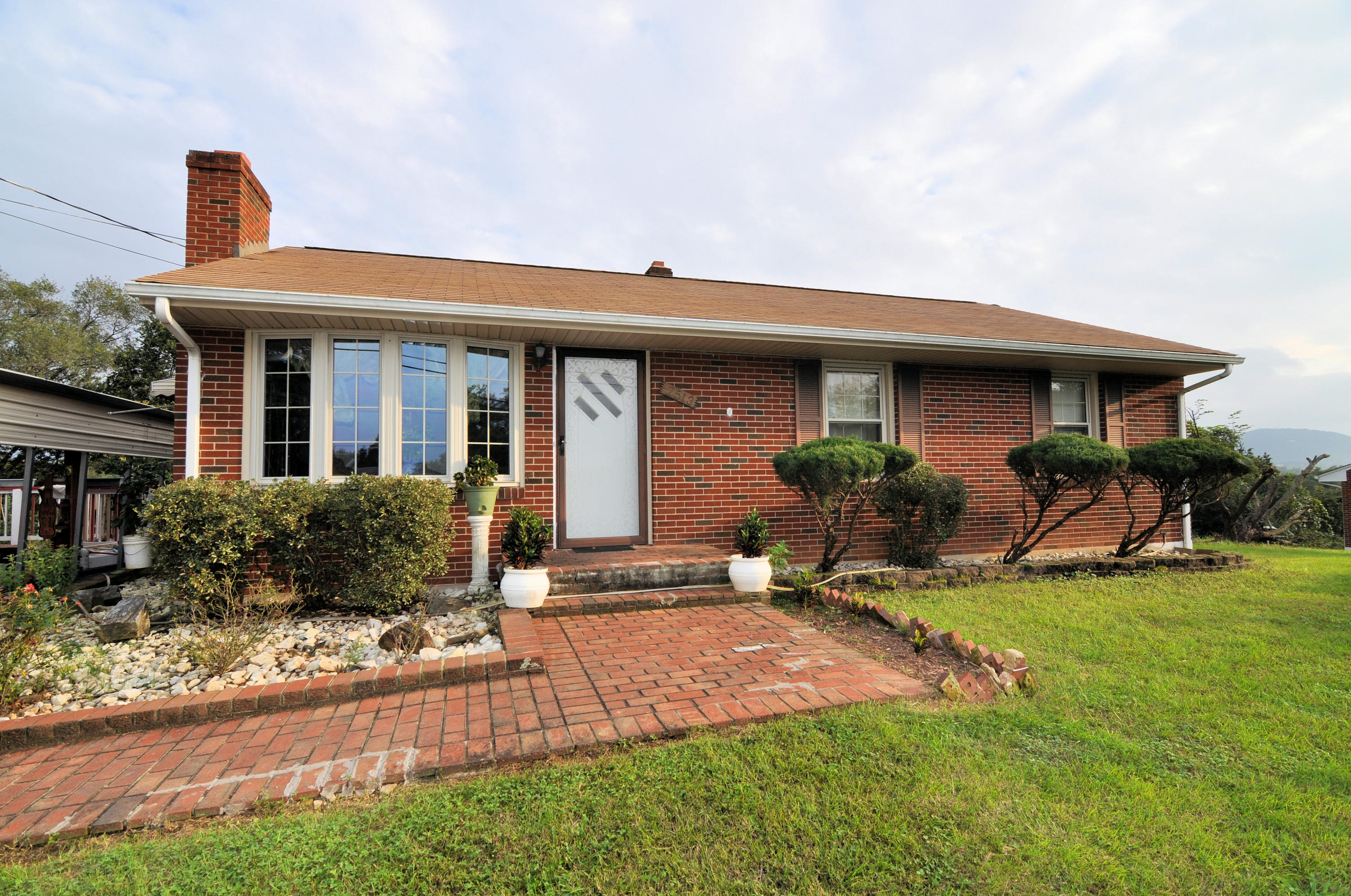 2513 Cannaday Road Northeast Roanoke, VA 24012 - Photo 1 of 27 Fantastic brick ranch