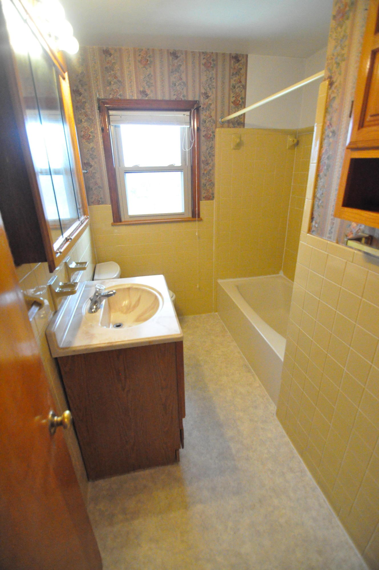 2513 Cannaday Road Northeast Roanoke, VA 24012 - Photo 16 of 27 Full Bath