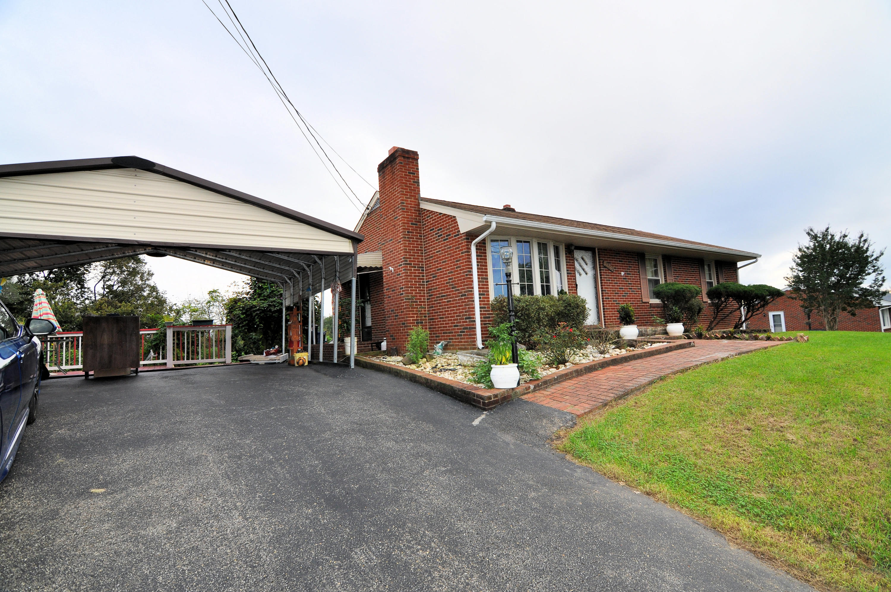 2513 Cannaday Road Northeast Roanoke, VA 24012 - Photo 23 of 27 Carport
