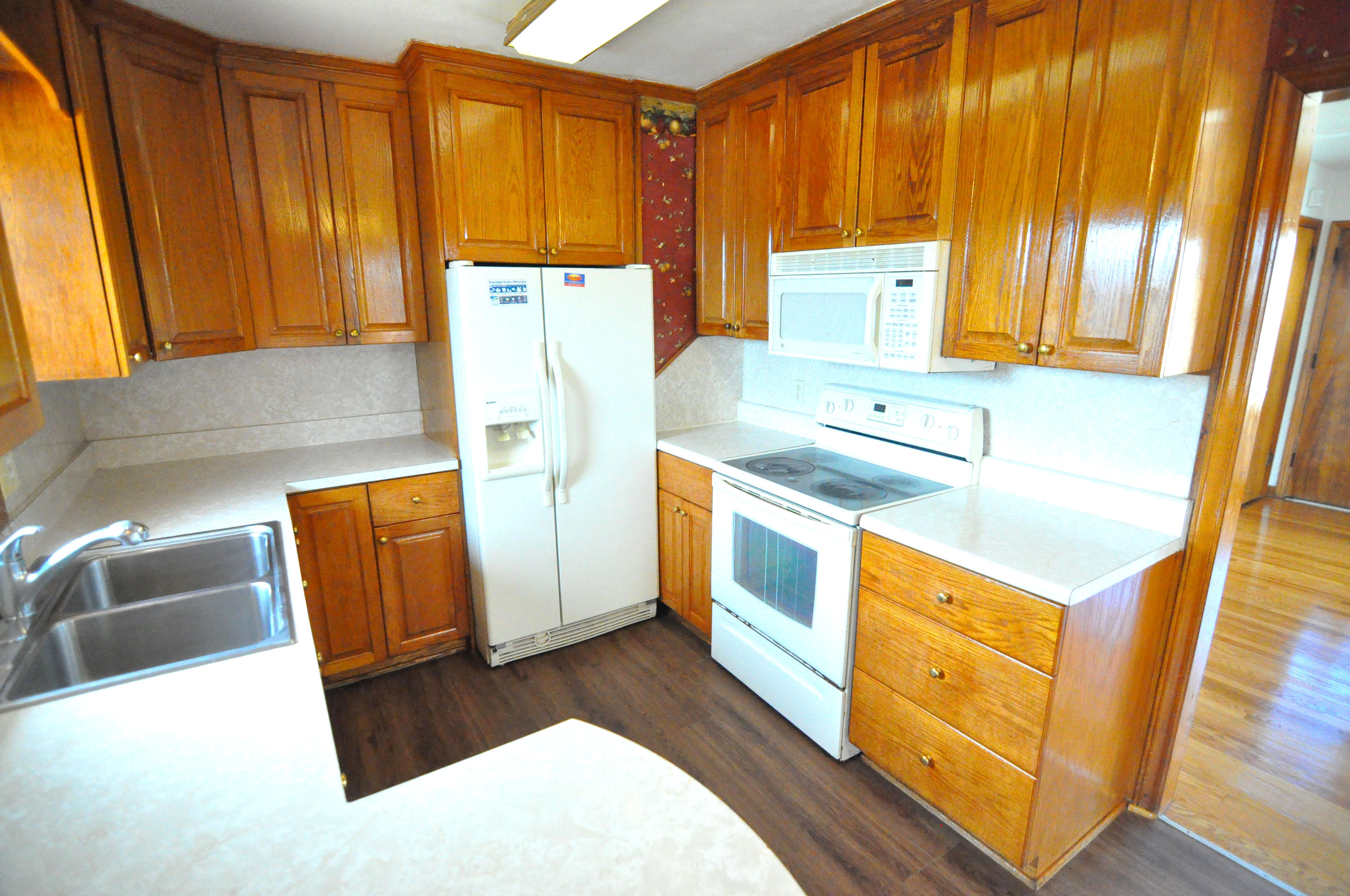 2513 Cannaday Road Northeast Roanoke, VA 24012 - Photo 6 of 27 Eat-in-Kitchen