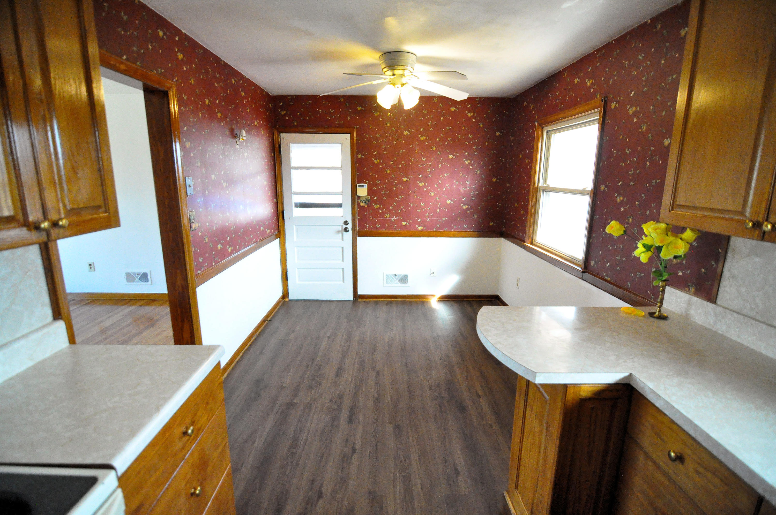 2513 Cannaday Road Northeast Roanoke, VA 24012 - Photo 8 of 27 Eat-in-Kitchen