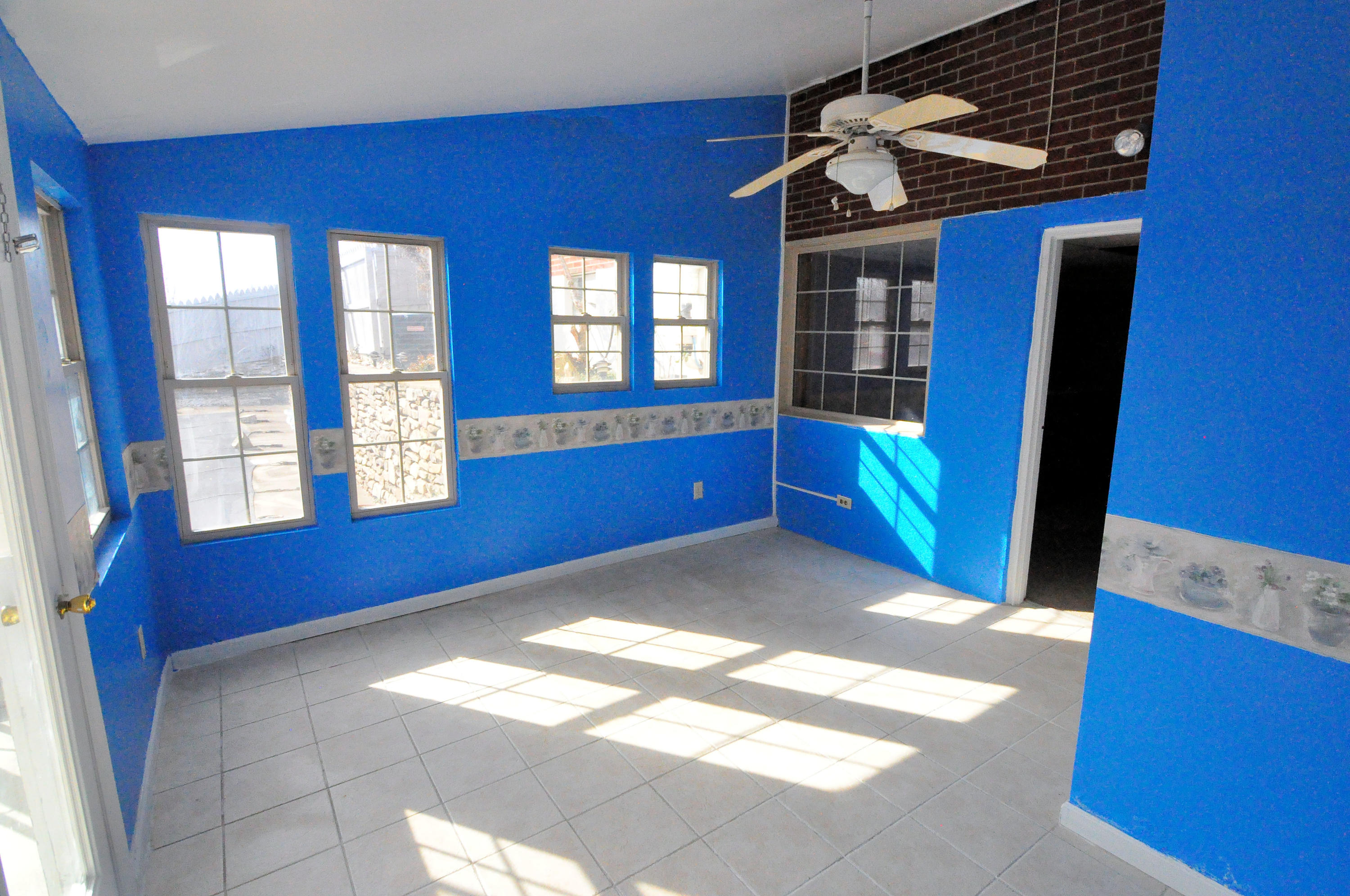2513 Cannaday Road Northeast Roanoke, VA 24012 - Photo 10 of 27 Sunroom