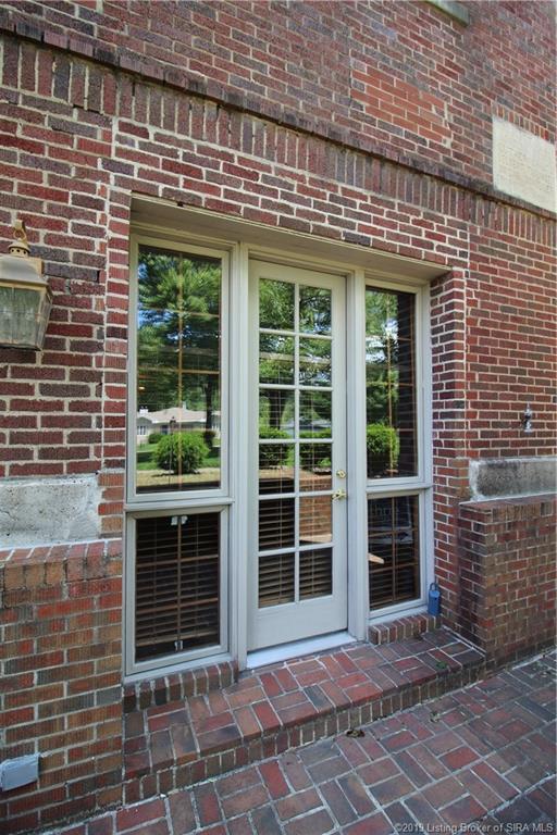 2900 Middle Road, Unit 14 Jeffersonville, IN 47130 - Photo 3 of 29 Gallery Image 3