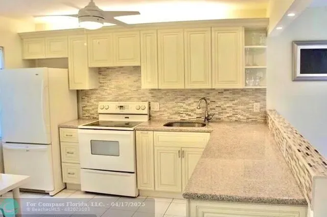 $2,575 | 8535 Casa Del Lago, Unit A, Boca Raton, FL 33433